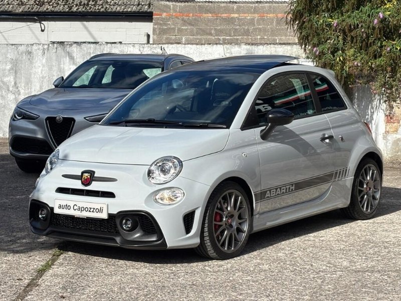 2022 Abarth 695